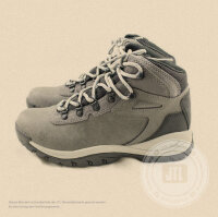 Women’s hiking shoes